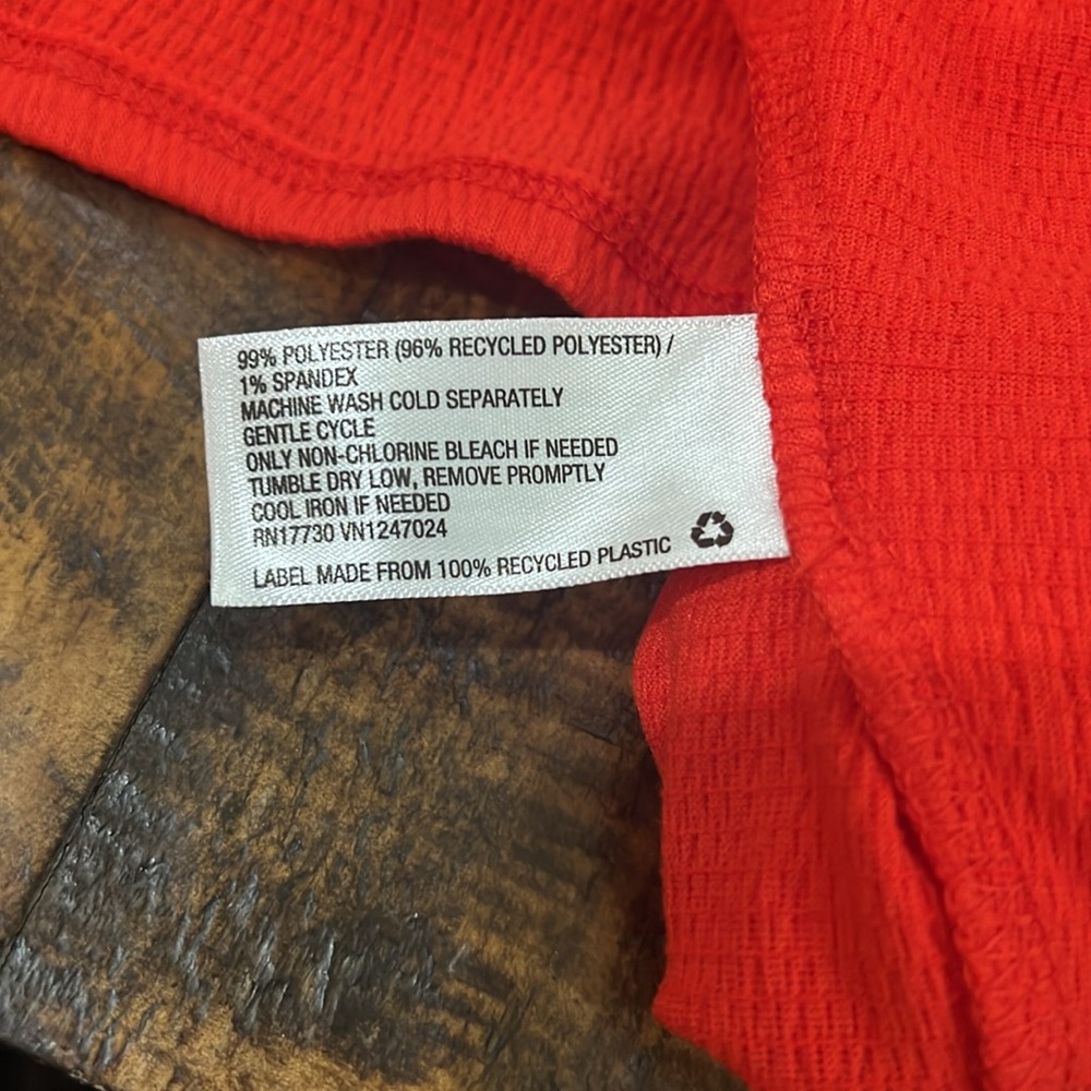 Wrap Around stretch Red cinched waist Ballon Sleeve flattering dress - Picture 9 of 10